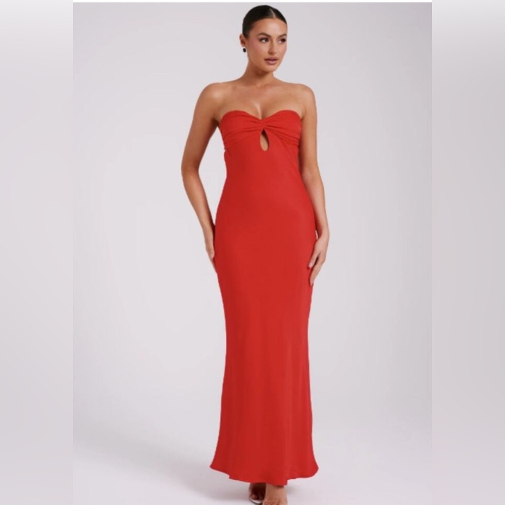 Meshki- “Antonella” Strapless Keyhole Red Dress Retails $125 NWT
